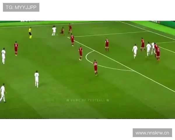 费爸球场外的钱包厚得让人怀疑他是不是藏了小金库