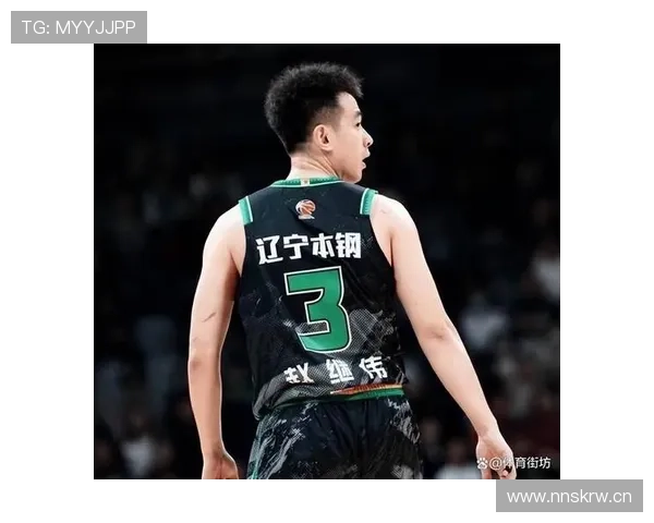 赵继伟家的冰箱里塞满蛋白粉，邻居以为他开健身房