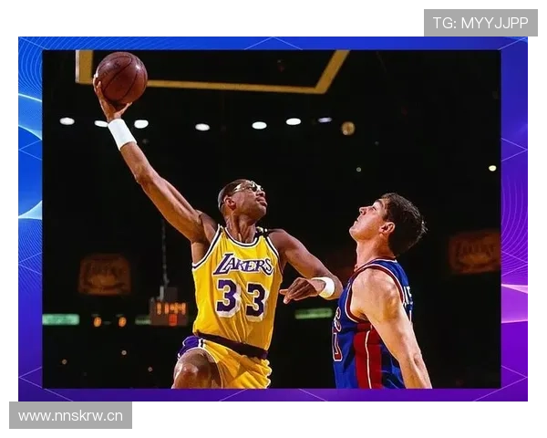 贾巴尔天勾统治力再现：对比现代内线得分效率优势显著